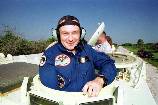 NASA image: KSC-01pp1302