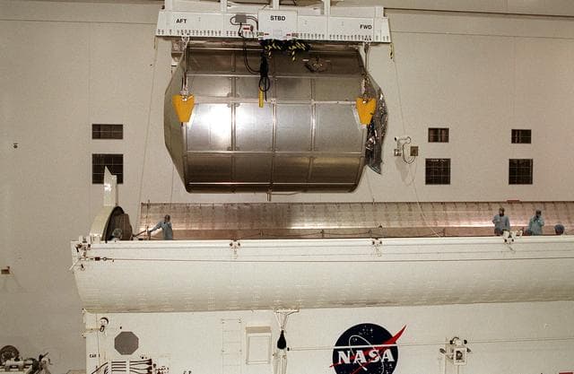 NASA image: KSC-01pp1324