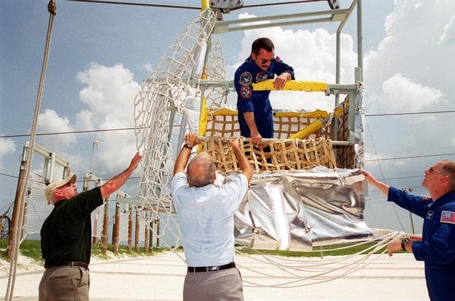 NASA image: KSC-01pp1329
