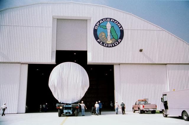NASA image: KSC-01pp1362