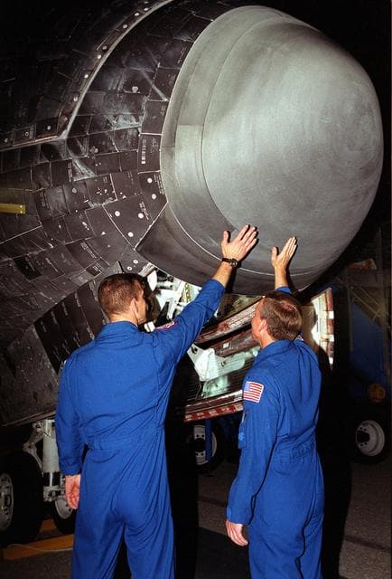 NASA image: KSC-01pp1377