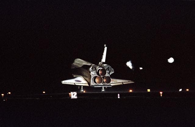 NASA image: KSC-01pp1380