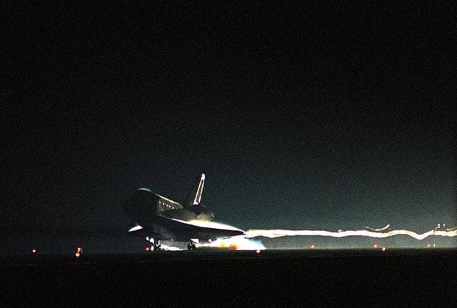 NASA image: KSC-01pp1384