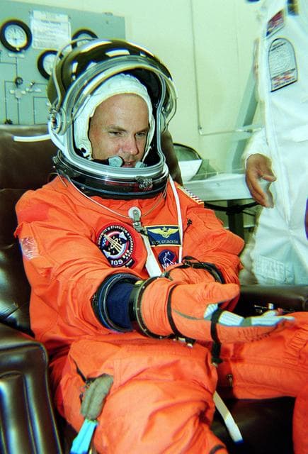 NASA image: KSC-01pp1442