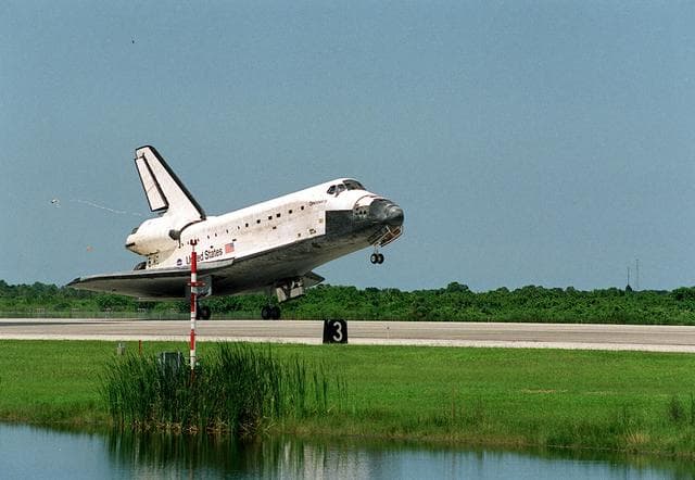 NASA image: KSC-01pp1483
