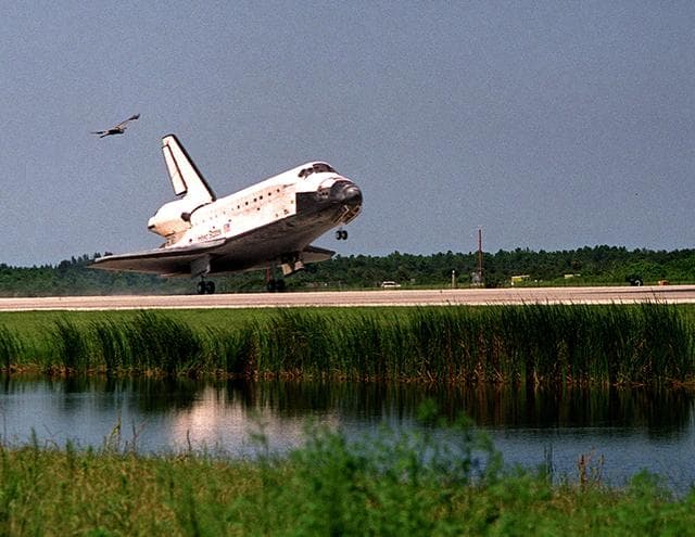 NASA image: KSC-01pp1489