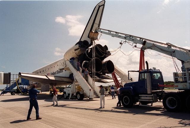 NASA image: KSC-01pp1503