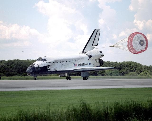 NASA image: KSC-01pp1507