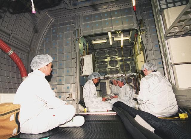 NASA image: KSC-01pp1571