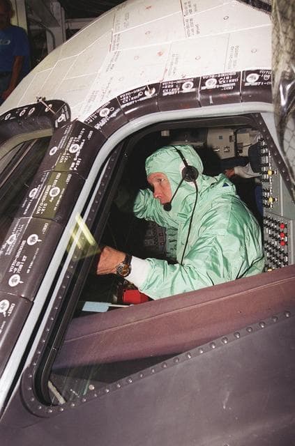 NASA image: KSC-01pp1576