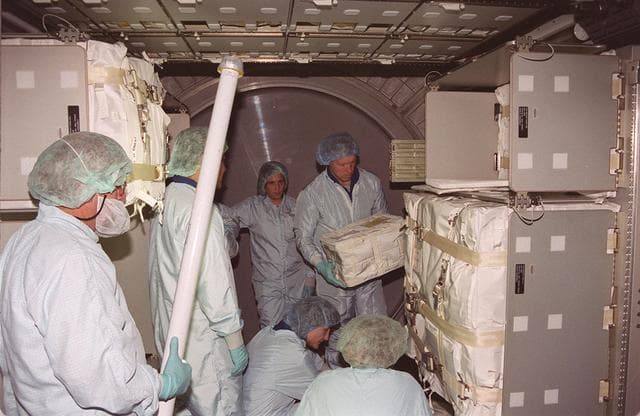 NASA image: KSC-01pp1588