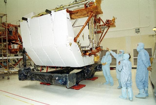 NASA image: KSC-01pp1730