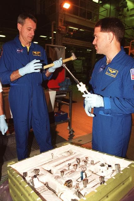 NASA image: KSC-01pp1802
