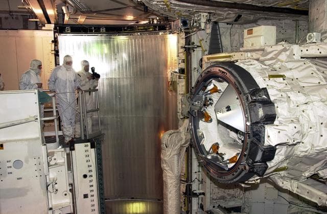NASA image: KSC-02PD0378