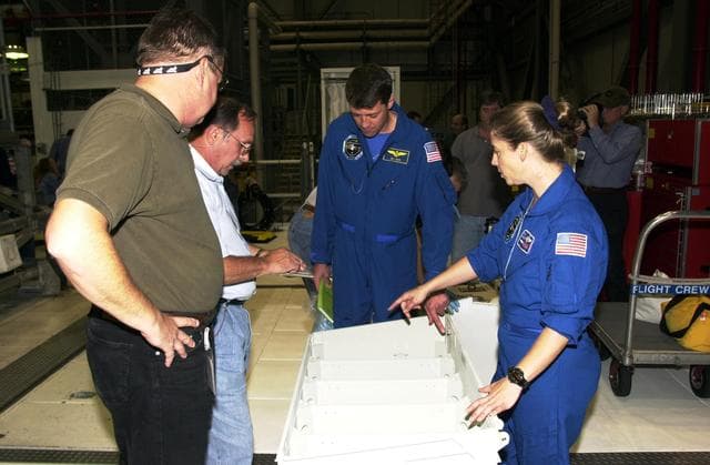 NASA image: KSC-02PD1065