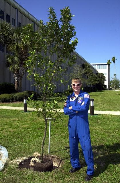 NASA image: KSC-02pd0428