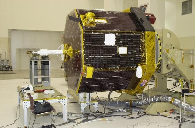 NASA image: KSC-02pd0802