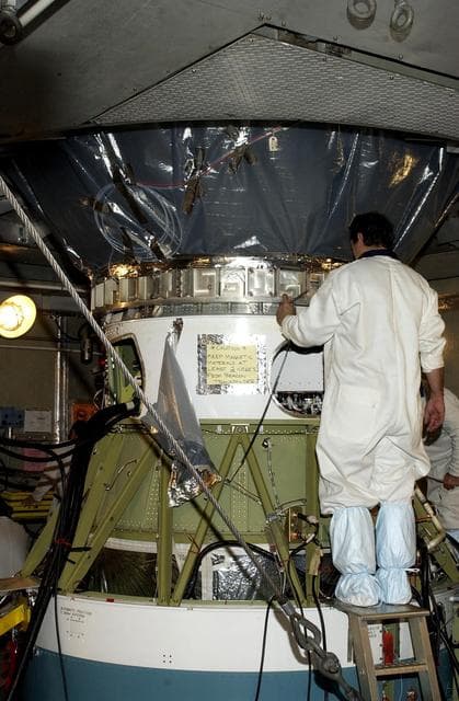 NASA image: KSC-02pd1043