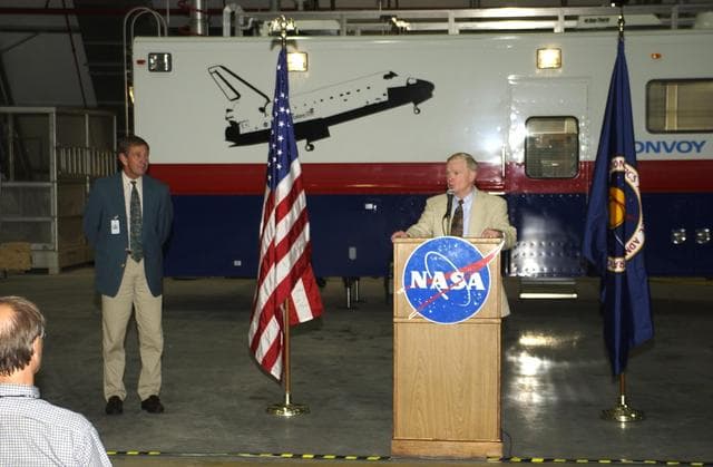NASA image: KSC-02pd1086