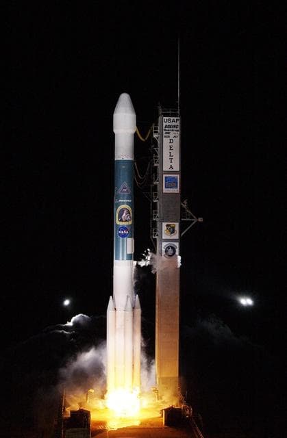NASA image: KSC-02pd1121