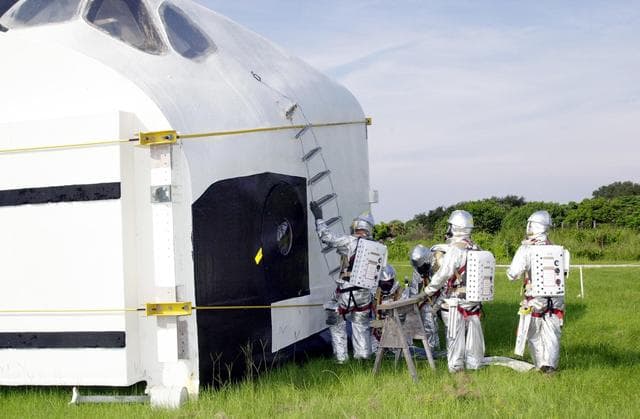 NASA image: KSC-02pd1241