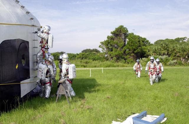 NASA image: KSC-02pd1242