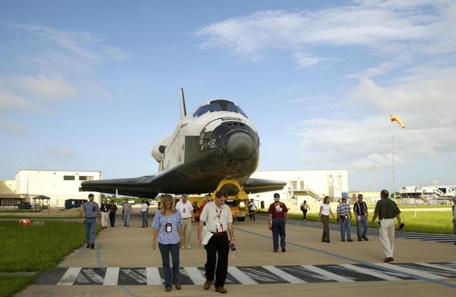NASA image: KSC-02pd1281