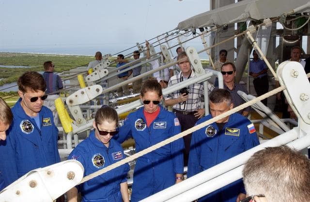 NASA image: KSC-02pd1337