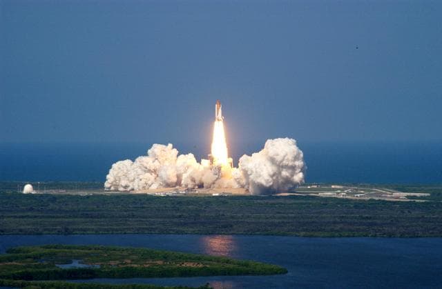 NASA image: KSC-02pd1454