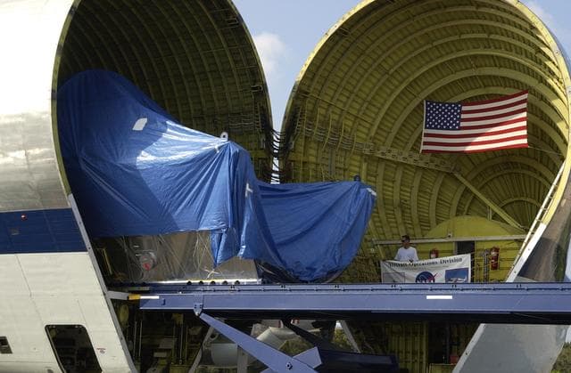 NASA image: KSC-02pd1495