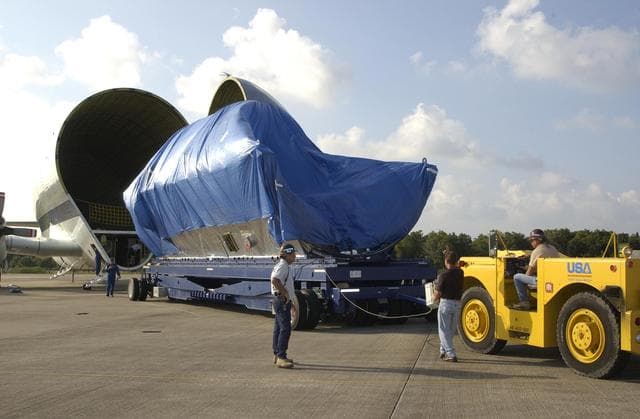 NASA image: KSC-02pd1496