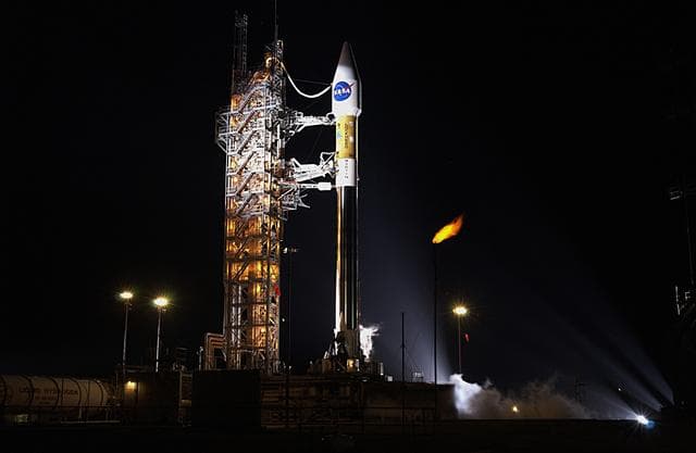 NASA image: KSC-02pd1850