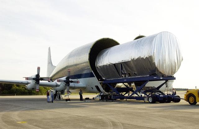 NASA image: KSC-02pd1909