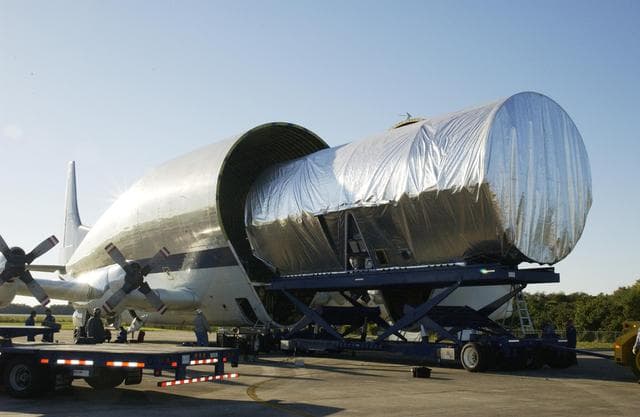 NASA image: KSC-02pd1943