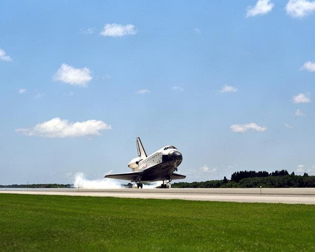 NASA image: KSC-02pp0535