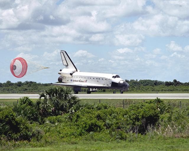NASA image: KSC-02pp0536