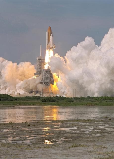 NASA image: KSC-02pp0916