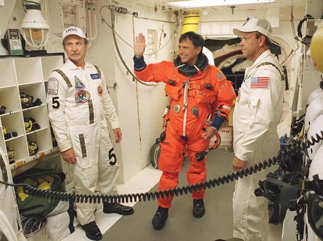 NASA image: KSC-02pp0928