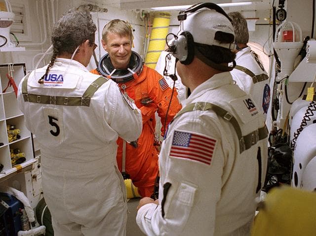 NASA image: KSC-02pp1487