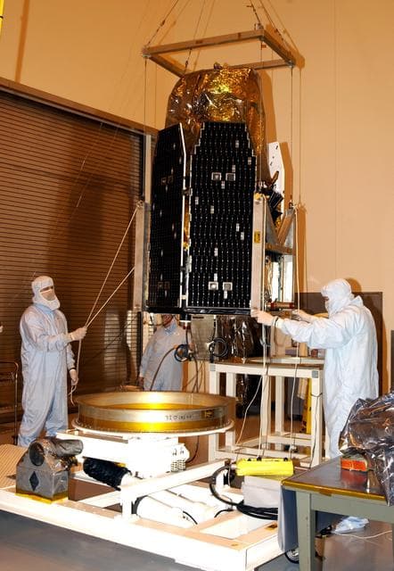 NASA image: KSC-03pd0479