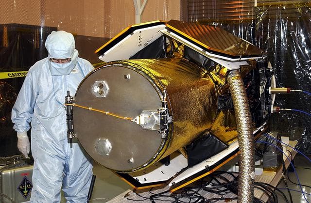 NASA image: KSC-03pd0482