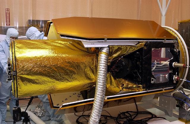 NASA image: KSC-03pd0483