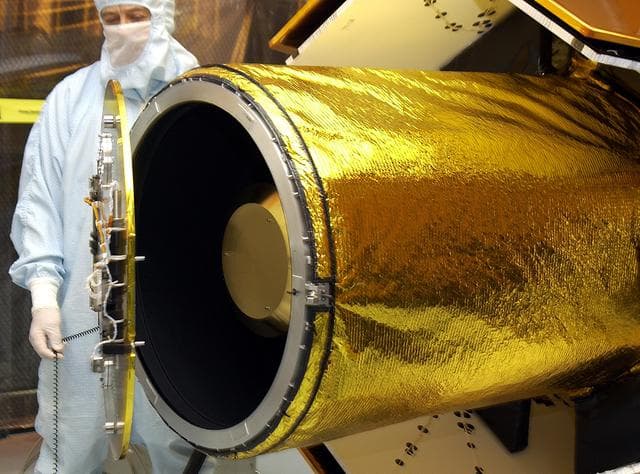 NASA image: KSC-03pd0485
