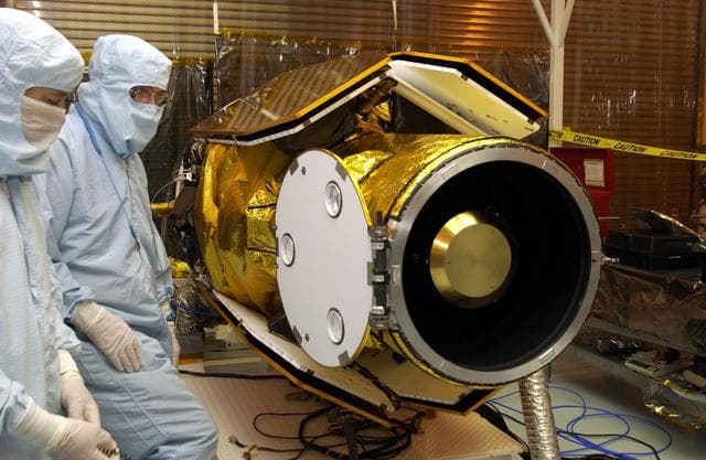 NASA image: KSC-03pd0486