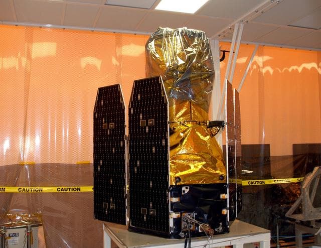 NASA image: KSC-03pd0487