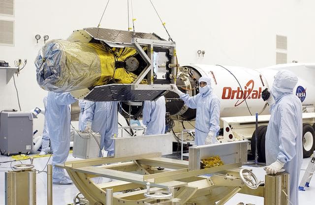 NASA image: KSC-03pd0801