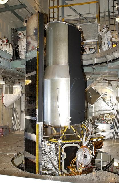 NASA image: SIRTF Encapsulation