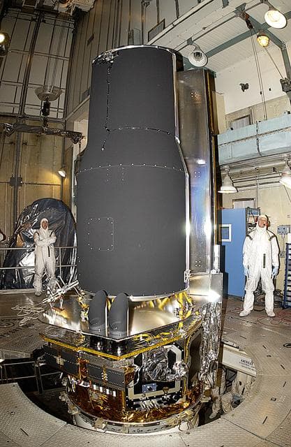 NASA image: SIRTF Encapsulation