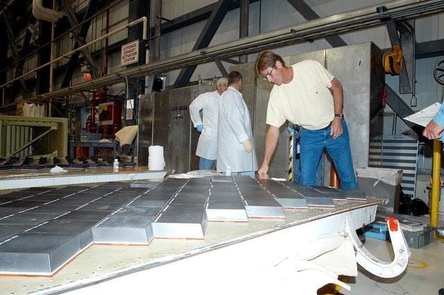 NASA image: KSC-03pd1079