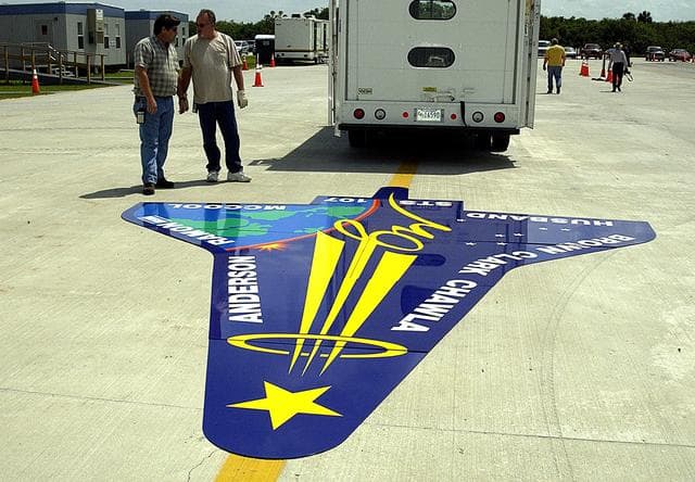 NASA image: KSC-03pd1125
